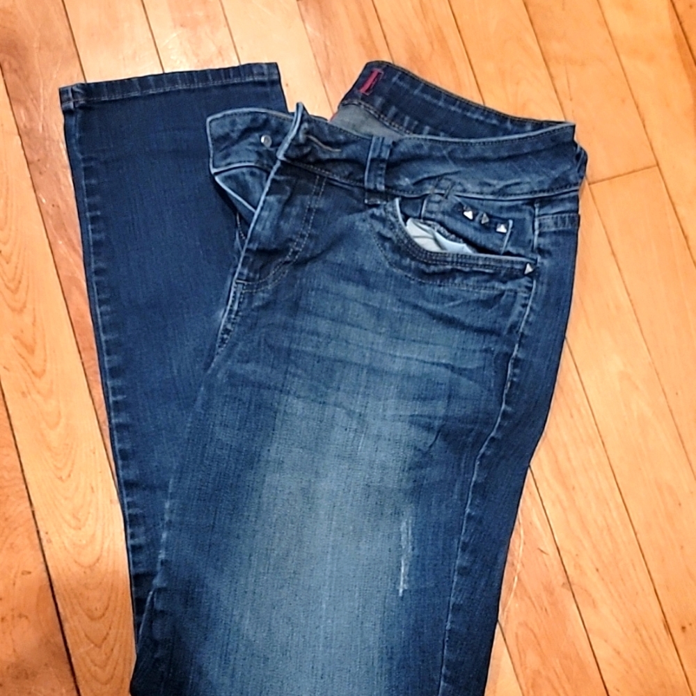 Elle Capri jeans.